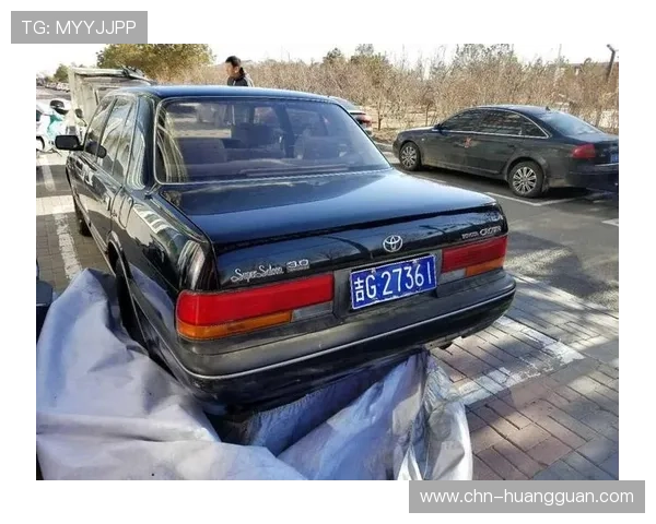 旧版皇冠3.0安全配置与辅助系统一览，保障驾驶安全的全面指南